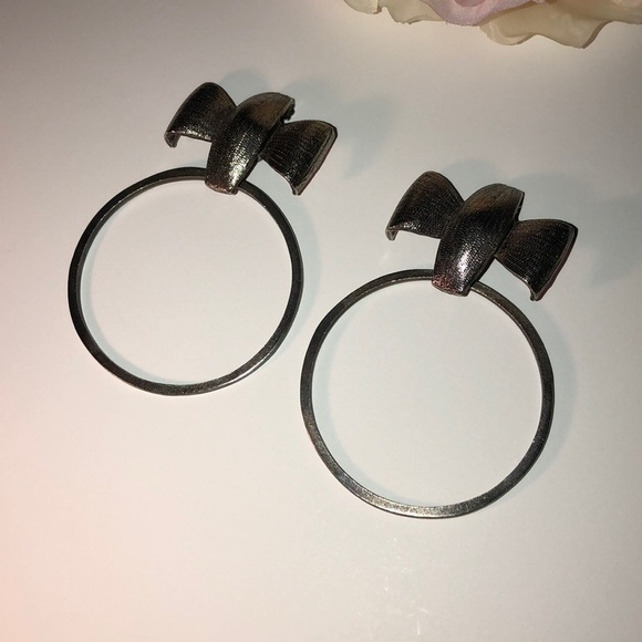 Vintage Debra Fine Yohai Silver Tone Clip on Hoops - Picture 3 of 5